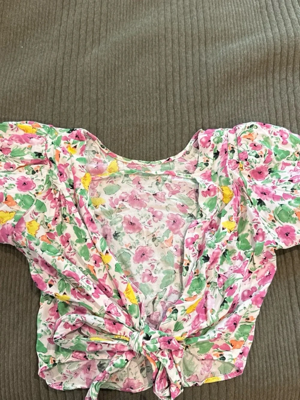 Astr Pink Green Floral Puff-Sleeve Crop Top